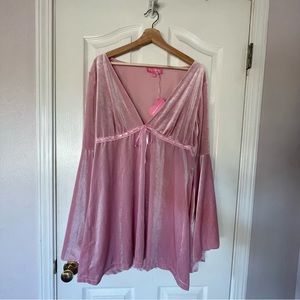 Belle Sleeve Velvet Dress